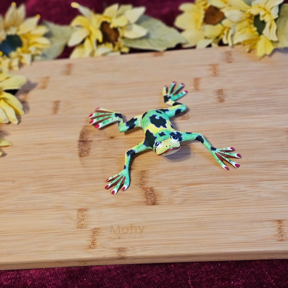 VINTAGE OAXACAN COPAL WOOD FROG CARVED HAND PAINTED SIGNED BY ARTIST